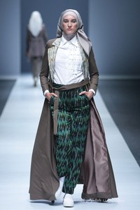 KARA Indonesia by Diana Nurliana Divine. Jakarta Fashion Week 2016 at Senayan City. Jakarta. [Foto: Mohammad Abduh/Wolipop]