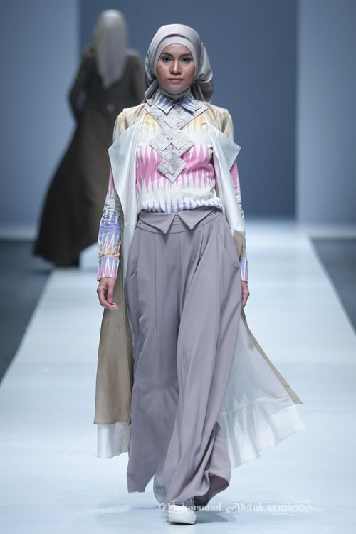 KARA Indonesia by Diana Nurliana Divine. Jakarta Fashion Week 2016 at Senayan City. Jakarta. [Foto: Mohammad Abduh/Wolipop]