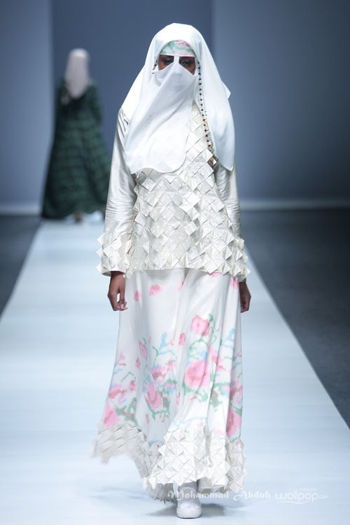 KARA Indonesia by Diana Nurliana Divine. Jakarta Fashion Week 2016 at Senayan City. Jakarta. [Foto: Mohammad Abduh/Wolipop]