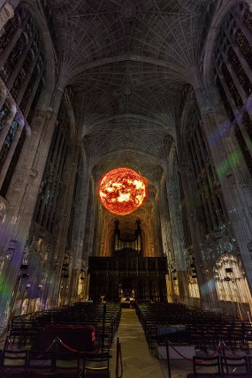 Uniknya Video Mapping di Dalam Gereja!