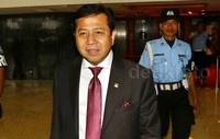 Novanto tak menjawab pertanyaan-pertanyaan yang dilontarkan wartawan dengan gamblang. Namun dia mengisyaratkan tak berani mencatut nama Presiden dan Wapres. Lamhot Aritonang/detikcom.