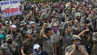 Ratusan Petugas Satuan Polisi Pamong Praja ini datang dari berbagai wilayah di Indonesia.