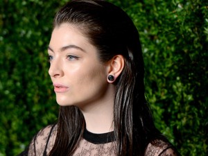 Tampil Bareng Disclosure, Lorde Dituding Lip Sync