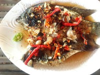 Pecak Gurame a la Saung Bang Pitung ini begitu segar dan pedas serta kaya akan rempah.
