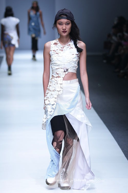 Rinda Salmun Seaform Jakarta Fashion Week 2016 at Senayan City. Jakarta. [Foto: Mohammad Abduh/Wolipop]