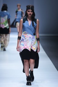 Rinda Salmun Seaform Jakarta Fashion Week 2016 at Senayan City. Jakarta. [Foto: Mohammad Abduh/Wolipop]