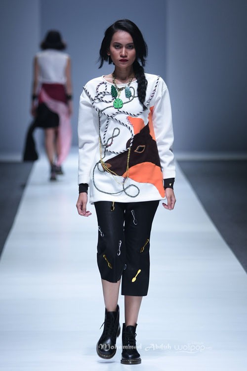 Rinda Salmun Seaform Jakarta Fashion Week 2016 at Senayan City. Jakarta. [Foto: Mohammad Abduh/Wolipop]