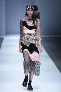 Rinda Salmun Seaform Jakarta Fashion Week 2016 at Senayan City. Jakarta. [Foto: Mohammad Abduh/Wolipop]