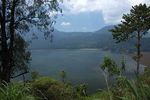 Potret Danau Kembar di Bali Utara
