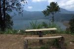 Potret Danau Kembar di Bali Utara