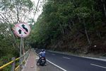 Potret Danau Kembar di Bali Utara