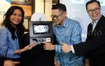 Tablet Manjakan Penumpang Blue Bird