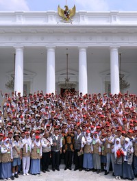 Peserta adalah siswa SMP, SMA, SMK, pendidikan khusus, layanan khusus, dari seluruh kabupaten/kota Indonesia, semua peserta dipilih mereka yg memiliki prestasi dan kompetensi kepemimpinan. Cahyo/Setpres.