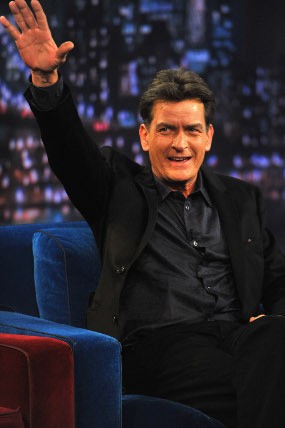 Charlie Sheen, dari Masa Lalu Bermasalah Hingga Idap HIV