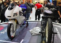 Peugeot akan menyiapkan dua mesin, Peugeot MGP3O yang dikelola oleh tim Saxoprint Racing Team Germany.