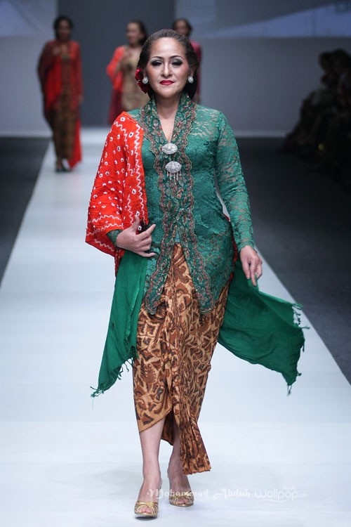 Anne Avantie Gambang Semarang Jakarta Fashion Week 2016 at Senayan City. Jakarta. [Foto: Mohammad Abduh/Wolipop]