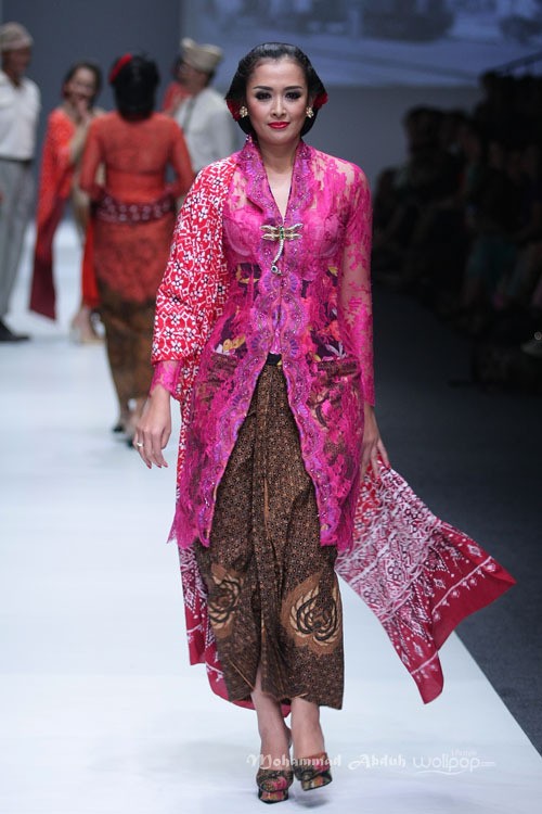 Anne Avantie Gambang Semarang Jakarta Fashion Week 2016 at Senayan City. Jakarta. [Foto: Mohammad Abduh/Wolipop]