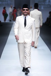 Anne Avantie Gambang Semarang Jakarta Fashion Week 2016 at Senayan City. Jakarta. [Foto: Mohammad Abduh/Wolipop]