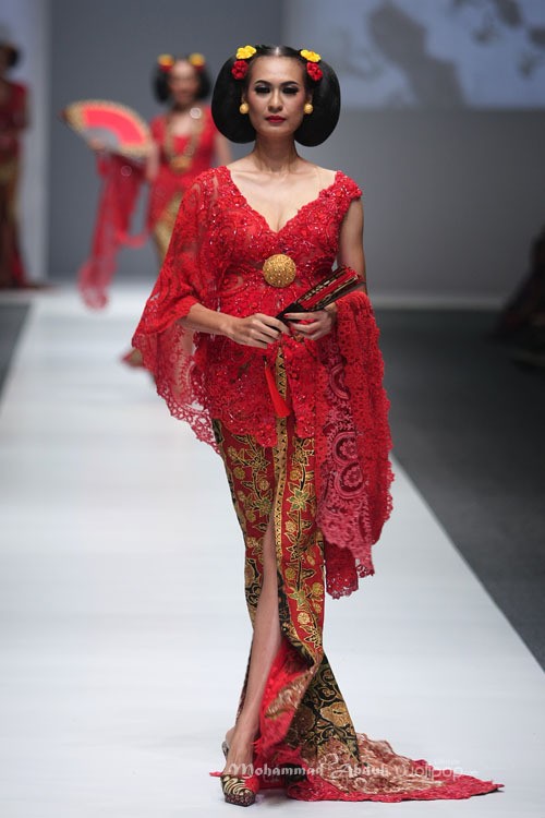 Anne Avantie Gambang Semarang Jakarta Fashion Week 2016 at Senayan City. Jakarta. [Foto: Mohammad Abduh/Wolipop]