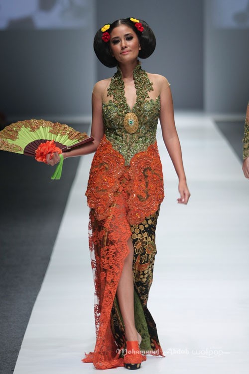 Anne Avantie Gambang Semarang Jakarta Fashion Week 2016 at Senayan City. Jakarta. [Foto: Mohammad Abduh/Wolipop]