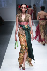 Anne Avantie Gambang Semarang Jakarta Fashion Week 2016 at Senayan City. Jakarta. [Foto: Mohammad Abduh/Wolipop]