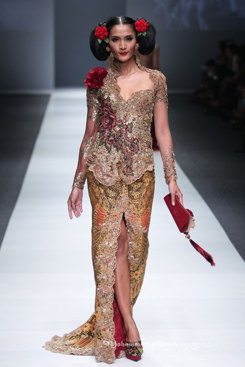 Anne Avantie Gambang Semarang Jakarta Fashion Week 2016 at Senayan City. Jakarta. [Foto: Mohammad Abduh/Wolipop]