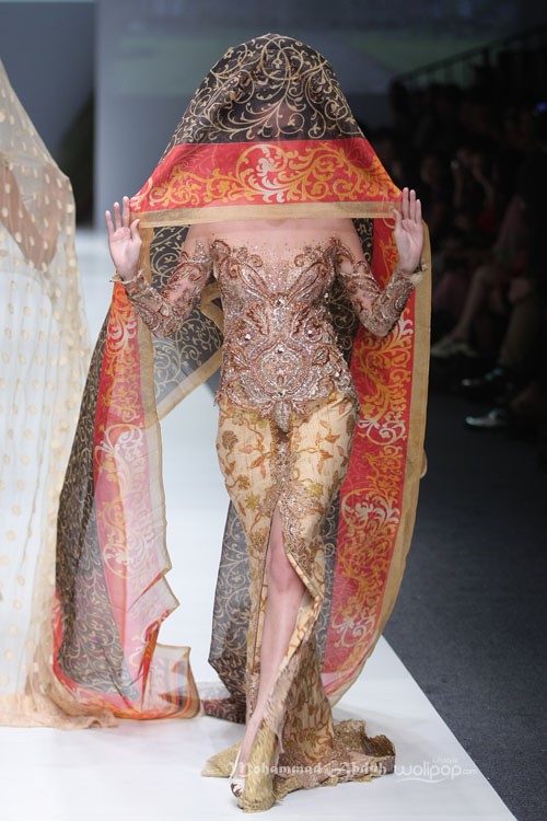 Anne Avantie Gambang Semarang Jakarta Fashion Week 2016 at Senayan City. Jakarta. [Foto: Mohammad Abduh/Wolipop]