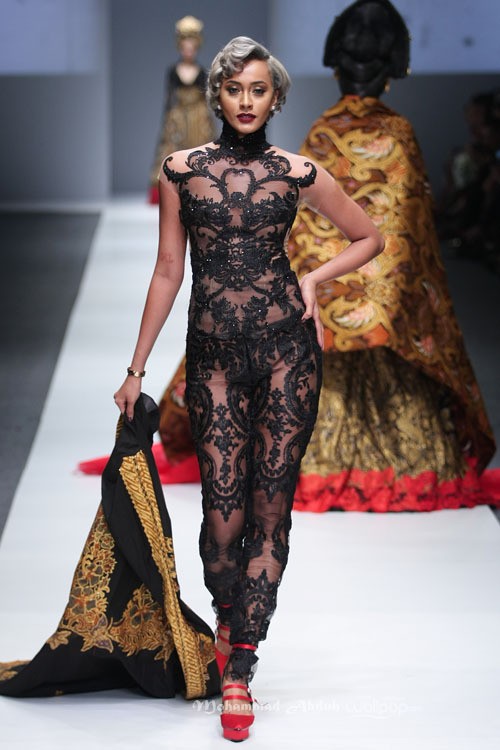 Anne Avantie Gambang Semarang Jakarta Fashion Week 2016 at Senayan City. Jakarta. [Foto: Mohammad Abduh/Wolipop]