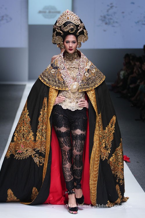 Anne Avantie Gambang Semarang Jakarta Fashion Week 2016 at Senayan City. Jakarta. [Foto: Mohammad Abduh/Wolipop]