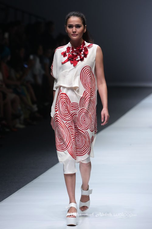 Carmanita Ikatan Perancang Mode Indonesia Jakarta Fashion Week 2016 at Senayan City. Jakarta. [Foto: Mohammad Abduh/Wolipop]