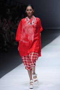 Carmanita Ikatan Perancang Mode Indonesia Jakarta Fashion Week 2016 at Senayan City. Jakarta. [Foto: Mohammad Abduh/Wolipop]