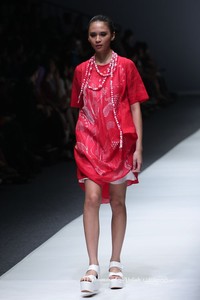 Carmanita Ikatan Perancang Mode Indonesia Jakarta Fashion Week 2016 at Senayan City. Jakarta. [Foto: Mohammad Abduh/Wolipop]