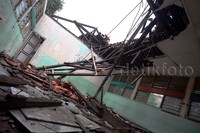 SDN 15 Klender Jakarta Timur rusak parah.