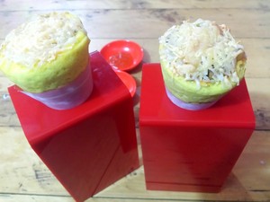 Familia Pizza Cone: Krenyes Renyah Pizza Cone Bertabur Jamur dan Keju