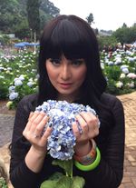 Asyiknya Jennifer Tungka Jalan-jalan di Malang