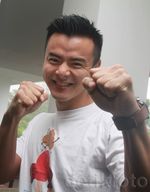 Gaya Macho Dion Wiyoko