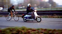 Motor ini cocok untuk pecinta balapan.