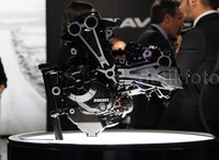 Motor ini memiliki konsep 5.000, 60, dan 40. Angka-angka ini mewakili nyawa dari XDiavel. 5.000 merupakan angka RPM dimana mesin 156 hp Ducati Testastretta DVT 1262 bisa mencapai torsi maksimumnya pada 13,1 kg.m. 60 adalah jumlah konfigurasi ergonomic yang bisa diatur oleh pengendara Ducati agar enak saat dikendarai. Yang bisa diatur adalah posisi pedal, setang, sampai jok. Sementara 40, adalah sudut kemiringan maksimum.