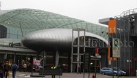 Ruang pameran EICMA ini cukup luas, mencakup 6 hall yakni Hall 9,11,13,15,22,24 dari total 16 Hall di gedung Fiera Milano yang bernuansa kontemporer.