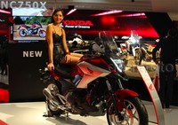 Pabrikan yang merilis motor baru antara lain Ducati dengan 7 motor baru plus 1 motor Ducati Monster 1200 R, BMW yang memperlihatkan motor Scrambler terbaru, Honda dengan beberapa model moge untuk pasar Eropa, Yamaha dengan MT-10 dan Kawasaki yang merilis beberapa line up motor sport dan skutik J125.