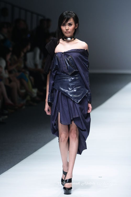 Tuty Cholid x Adi Surantha Ikatan Perancang Mode Indonesia Jakarta Fashion Week 2016 at Senayan City. Jakarta. [Foto: Mohammad Abduh/Wolipop]