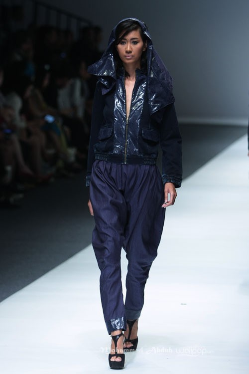 Tuty Cholid x Adi Surantha Ikatan Perancang Mode Indonesia Jakarta Fashion Week 2016 at Senayan City. Jakarta. [Foto: Mohammad Abduh/Wolipop]