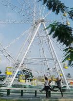 Begini Penampakan Bianglala Tertinggi di Indonesia