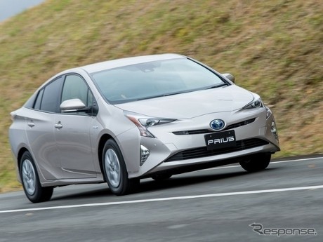 Pakai Baterai Ringan, Konsumsi BBM Toyota Prius Sampai 40 Km/liter