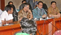 Harvin Hakim Toha (kanan) mengatakan kasus yang melibatkan Novanto dalam lobi dengan PT Freeport sama seperti saat menyelesaikan kasus pertambangan di Pongkor, Bogor. Pool/Lamhot Aritonang/detikFoto.