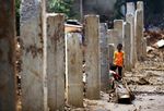 Pemasangan Turap di Cililitan Kecil