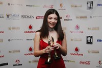 Lorde terlihat sangat sumringah. Hannah Peters/Getty Images/detikFoto.