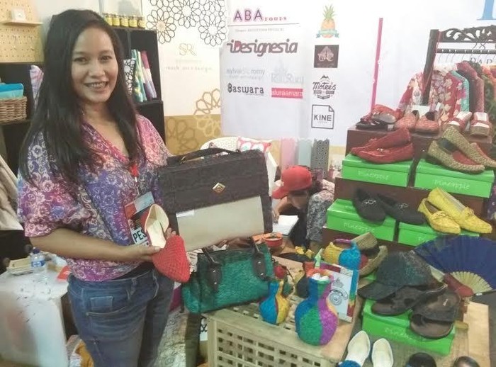 Di Tangan Ningsih, Kulit Ikan Disulap Jadi Tas dan Sepatu Cantik