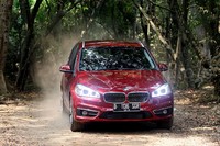 Badannya yang kompak namun memanjang membuat mobil ini nyaman digunakan. Selain itu, BMW Gran Tourer juga menggabungkan sensasi berkendara layaknya mobil premium dari BMW lainnya.