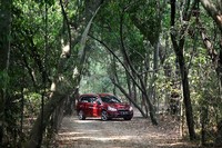 Soal tenaga, mobil ini sudah terbilang oke. Apalagi ada tiga mode berkendara yang bisa dipilih sesuai keinginan pengendaranya.